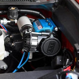 Compresor ARB instalado cerca del motor del carro