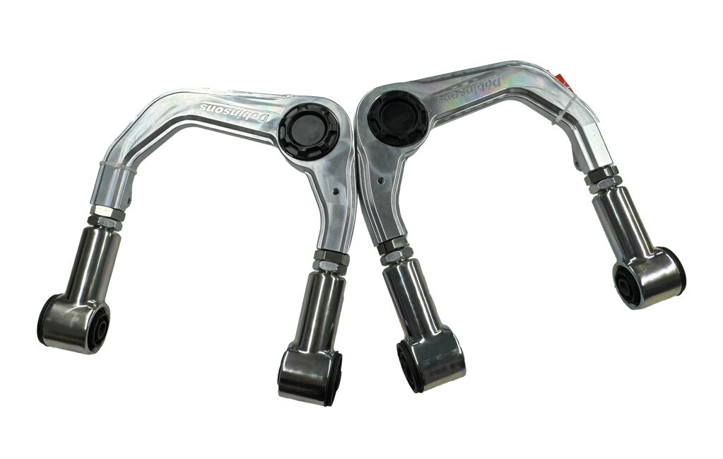 BRAZOS DE CONTROL SUPERIORES DELANTEROS AJUSTABLES DE ALUMINIO BILLET DOBINSONS TOYOTA HILUX GR SPORT 2022+ - UCA59-228K
